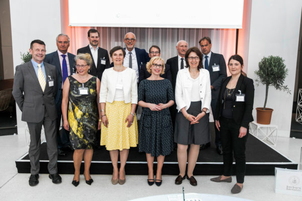 Ein Teil der Sprecher des Institutionellen Altersvorsorge- und Investorengipfels 2016