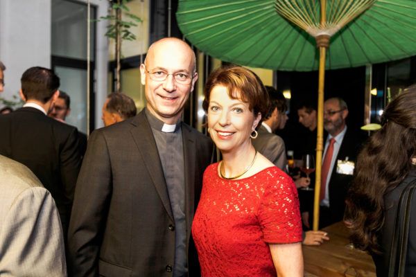 Dompfarrer von St. Stephan Anton Faber, und PR-Profi Karin Keglevich-Lauringer