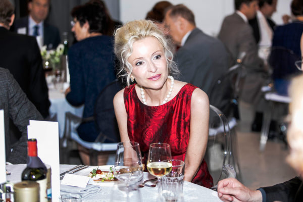 "Mrs. Wallstreet" Sandra Navidi beim Gala-Dinner am Institutionellen Altersvorsorge- und Investorengipfels 2016 in Wien