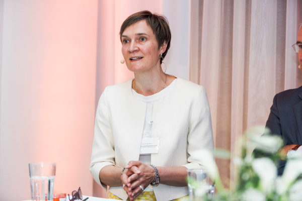 Sibylle Reichert, Verband der Niederländigschen Pensionsfonds, Brüssel und Den Haag