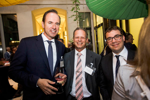 Gute und entspannte Stimmung am Gala-Abend des Institutionellen Altersvorsorge- und Investorengipfels