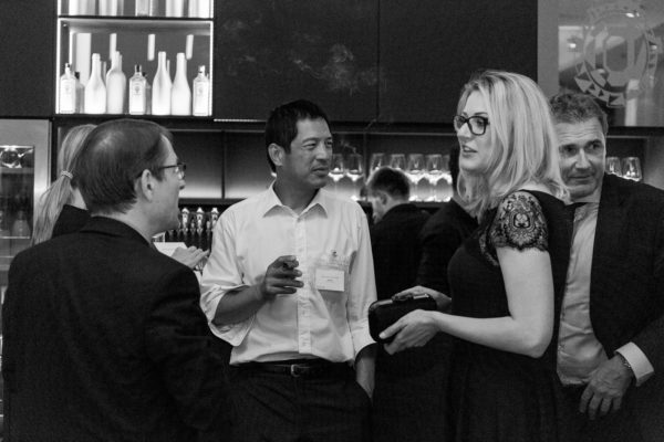 Gemütliches Beisammensein in der Zigarren-Lounge