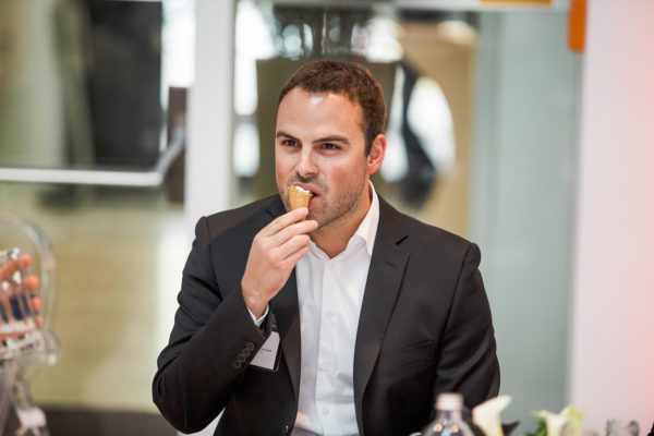 Die Gäste des Gipfeltreffens freuten sich über Eis am Stil in der Pause