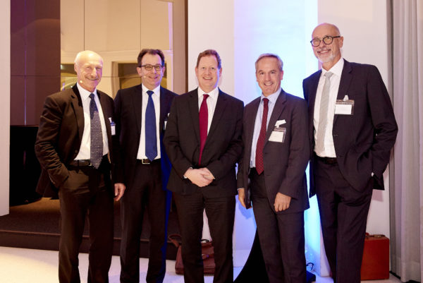 Bjorn Hamre, Vorstand, Norwegischer Pensionsfonds und Kommunale Landesversicherung KLP, Andreas Hilka, Vorstand Asset Management, Pensionskasse der Mitarbeiter der Hoechst-Gruppe, David Buckle und Dr. Adam Lessing, beide Fidelity International, Heribert Karch, Geschäftsführer MetallRente und Vorstandsvorsitzender der aba
