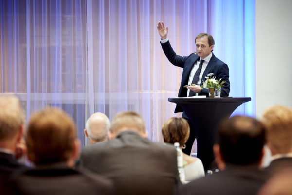 Dr. Ulrich Schuh bei der Eröffnungs-Keynote des Institutionellen Altersvorsorge Herbstdialoges: "Braucht Österreich eine Frischzellenkur in der Pensionsproblematik?"