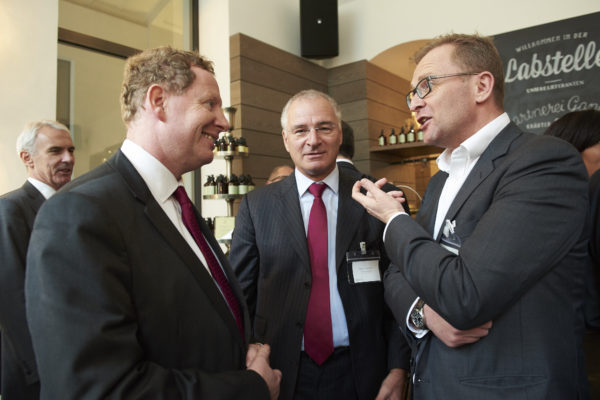 David Buckle, Fidelity International, KR Mag. Christian Böhm, Vorstandsvorsitzender APK Pensionskasse, Andreas Lessmann, Fidelity International