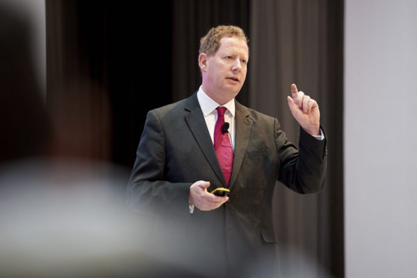 David Buckle, Fidelity International während seines Vortrages: "Investing when the normal ist new"