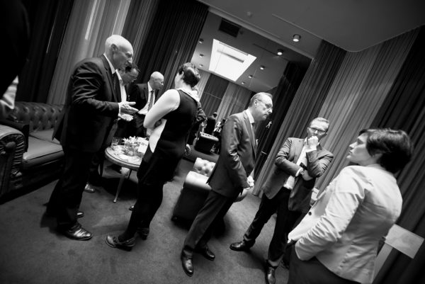 Laufend von allen Teilnehmern gut besucht - die Fidelity Lounge