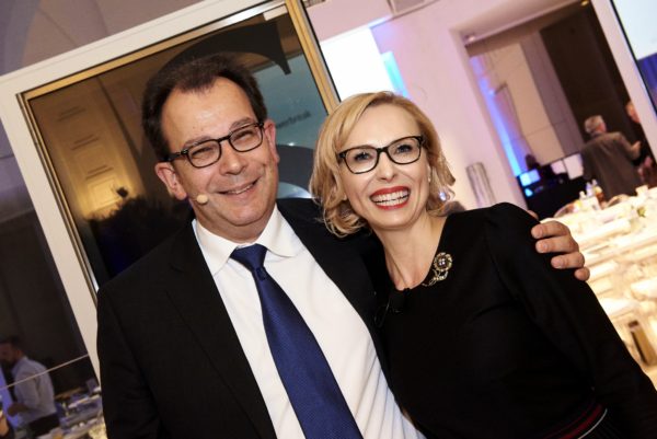 Andreas Hilka, Vorstand Asset Management, Pensionskasse der Mitarbeiter der Hoechst-Gruppe mit Barbara Bertolini