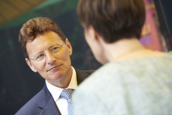 Ernst Riegel, Allianz Global Investors im Fachgespräch