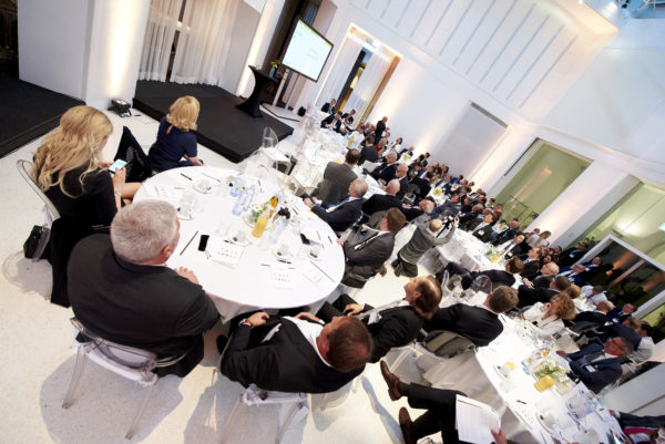 Über 120 Branchenexperten nahmen am Gipfeltreffen 2017 teil.