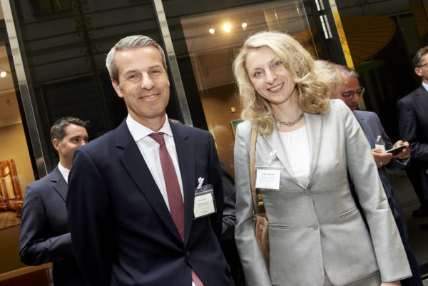 Markus Götz, Allianz Global Investors, Dr. Stanislava Saria, Abteilungsleiterin Versicherungs-und Pensionskassenaufsicht, FMA