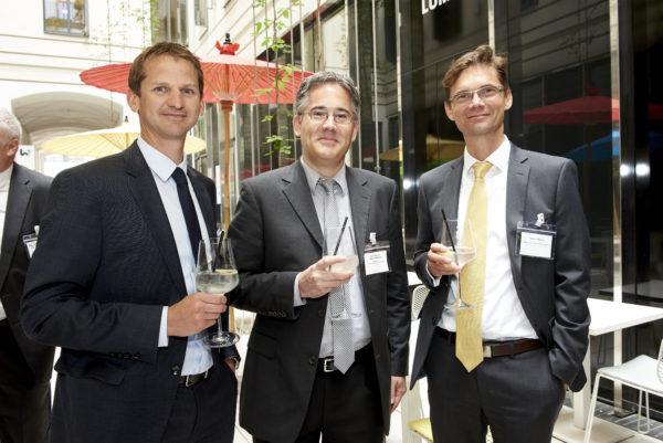 Alexander Hartl, PIMCO Deutschland, Dipl.-Volkswirt Martin Steininger, bulwiengesa AG, Thomas Policzer, Head of Treasury, OeNB-Österreichische Nationalbank