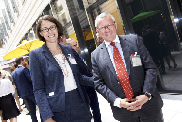 Dr. Elisabeth Frankl, Leiterin Aktiv-Passivmanagement, Raiffeisen-Landesbank Steiermark AG, Graz, Detlef Jöhnk, SEB AG, Frankfurt