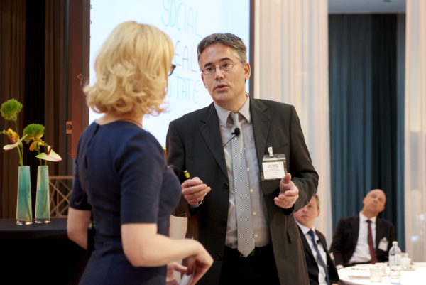 Barbara Bertolini im Talk mit Dipl.-Volkswirt Martin Steininger, bulwiengesa AG, München