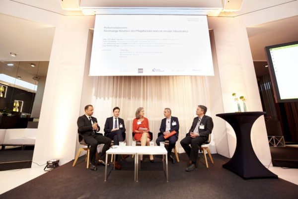 Podiumsdiskussion: Nachhaltige Renditen mit Pflegeheimen und mit sozialer Infrastruktur