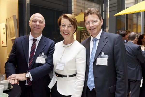 Peter Becker, Wellington Management, London, Mag. Karin Keglevich-Lauringer, Special Public Affairs & PR, Wien, Ernst Riegel, Allianz Global Investors, Frankfurt