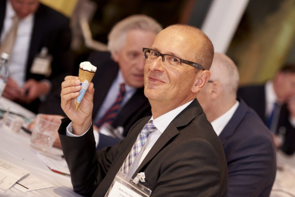 Peter Karaski, Phoenix Contact Group, Blomberg