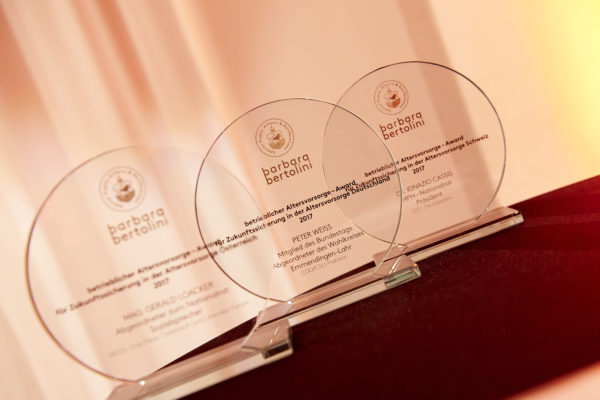 Drei Politiker - aus der Schweiz, aus Deutschland und aus Österreich - erhielten den Altersvorsorge Award 2017