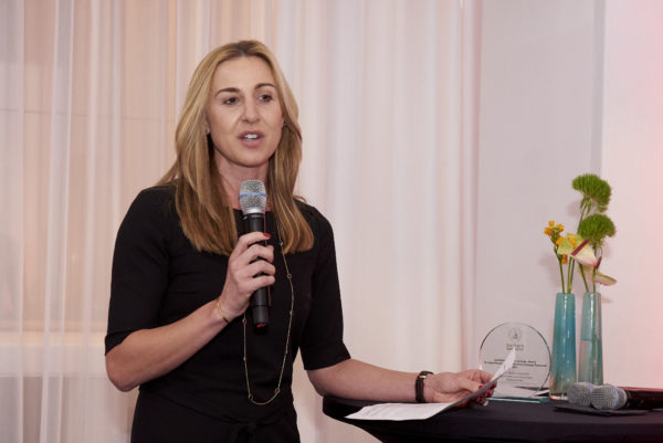 Sandra Hofer hielt die Laudatio für den Österreichischen Preisträger des Altersvorsorge-Awards 2017