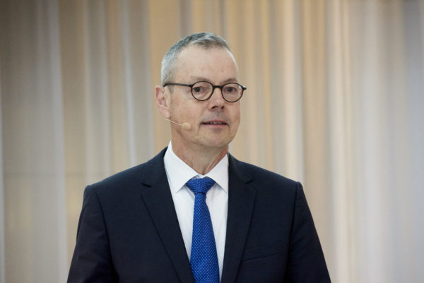 Prof. Peter Bofinger bei seiner Eröffnungs-Keynote: Weltwirtschaft im schwierigen Fahrwasser