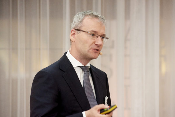 Dr. Thomas Kressin bei seinem Vortrag: PIMCO's Wirtschaftsausblick und Investmentimplikationen