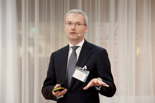 Dr. Thomas Kressin bei seinem Vortrag: PIMCO's Wirtschaftsausblick und Investmentimplikationen