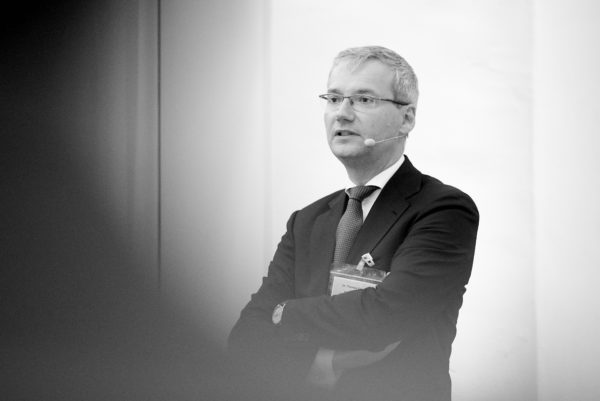 Dr. Thomas Kressin bei seinem Vortrag: PIMCO's Wirtschaftsausblick und Investmentimplikationen