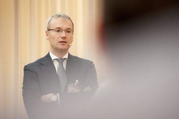 Dr. Thomas Kressin bei seinem Vortrag: PIMCO's Wirtschaftsausblick und Investmentimplikationen