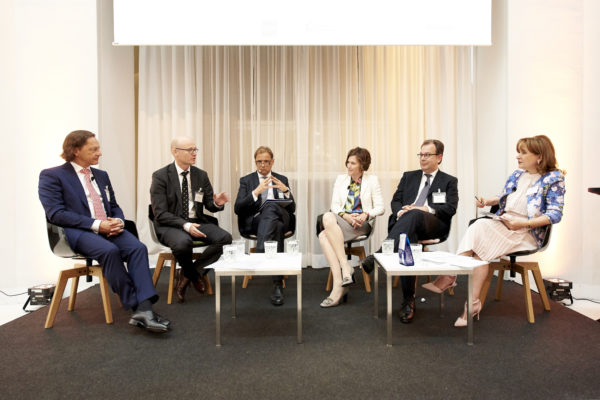 Podiumsdiskussion: Performance-Optimierung - Chancen und Risiken im Tiefzinsumfeld