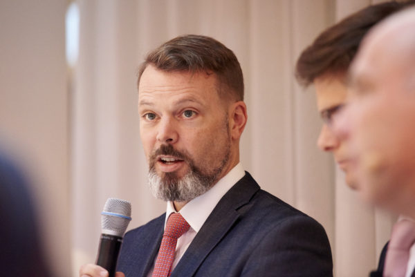 Daniel Boege bei der Podiumsdiskussion am Institutionellen Altersvorsorge- und Investorengipfel 2017 in Wien