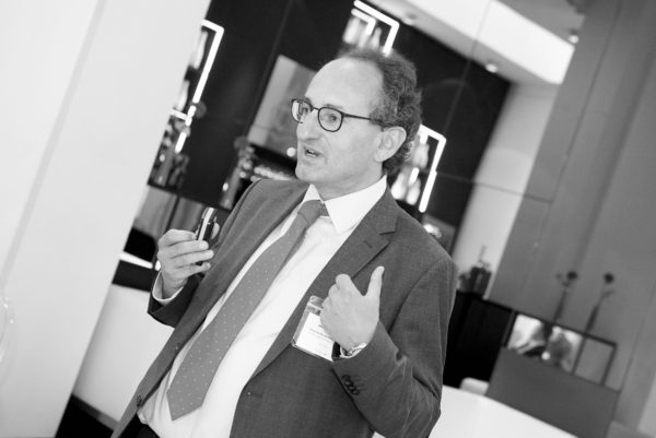 Michael Dittrich, Deutsche Bundesstiftung Umwelt stellt den Gästen des Gipfeltreffens seine Investmentstrategie vor