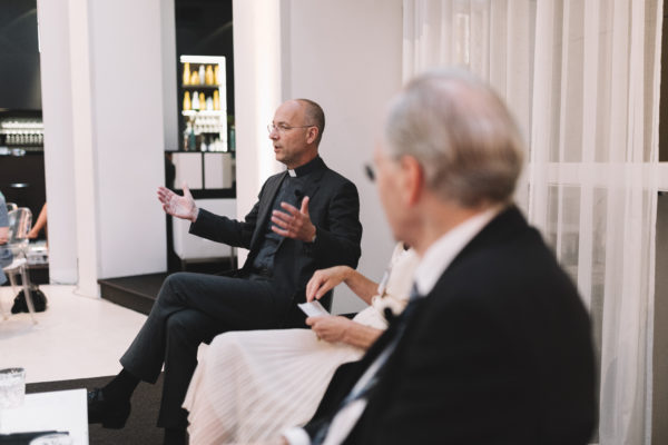 Dompfarrer Toni Faber am Institutionellen Altersvorsorge und Investorengipfel 2017