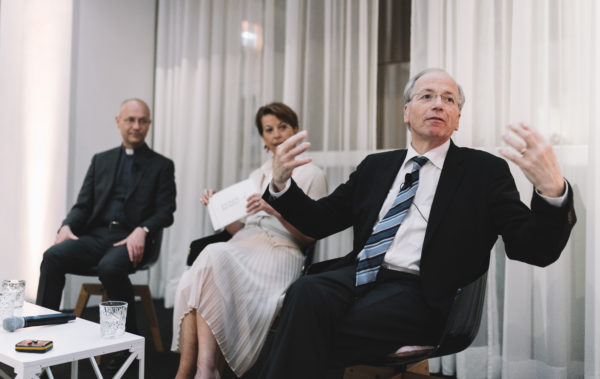 Abschluss-Talkrunde am Institutionellen Altersvorsorge- und Investorengipfel 2017 unter der Moderation von Mag. Karin Keglevich-Lauringer