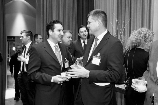 Reza Machdi-Ghazvini im Gespräch mit Michael Strating, beide Robeco