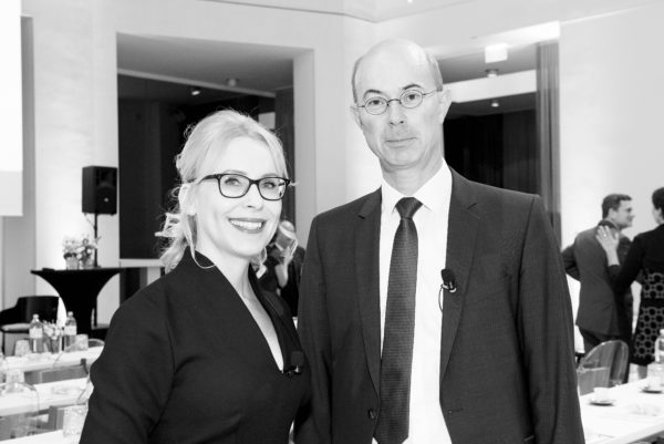 Barbara Bertolini mit Mag. Günther Schiendl, Vorstand, VBV-Pensionskasse AG