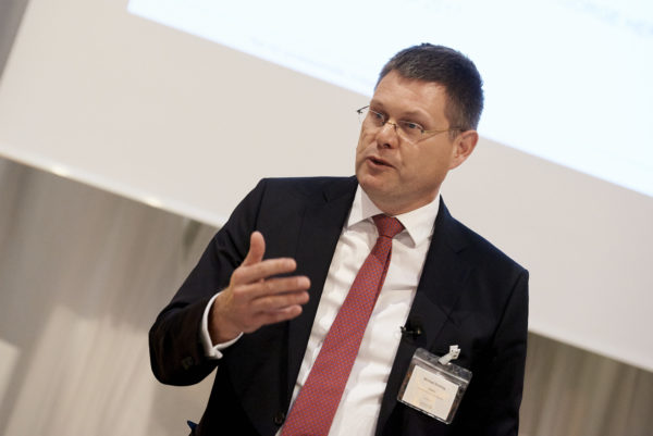 Michael Strating, Head of Core Equities, Robeco, Rotterdam bei seinem Vortrag: Kontinuierliche Aktienerträge mit geringem Verlustpotential