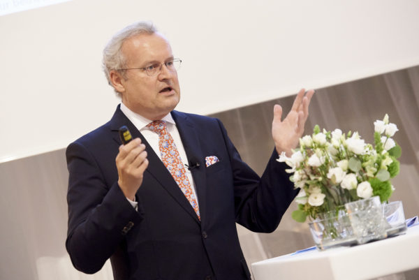 Klaus Stiefermann bei seinem Vortrag: Mit Europa mehr PEPP in der Altersvorsorge?!