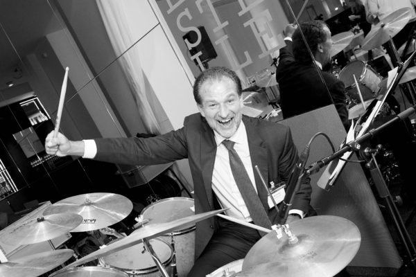 Mag. Martin Vörös am Schlagzeug