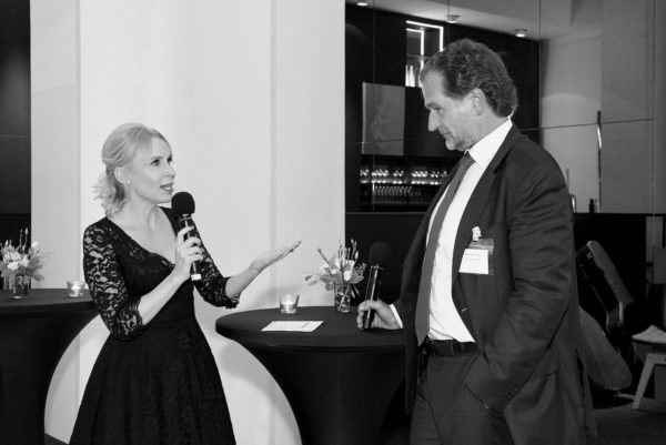 Barbara Bertolini beim Small Talk mit Martin Vörös