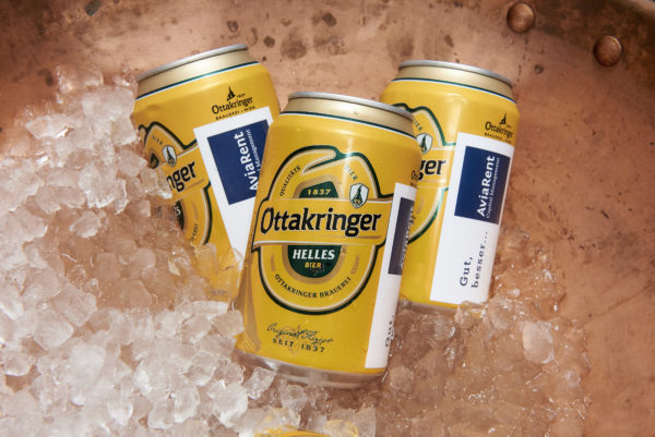 Im Vorjahr wünschten sich die Institutionellen Investoren zu den Würstel ein "16-er Blech". Dieser Bitte kam Oliver Grossmann von AviaRent 2018 nach!