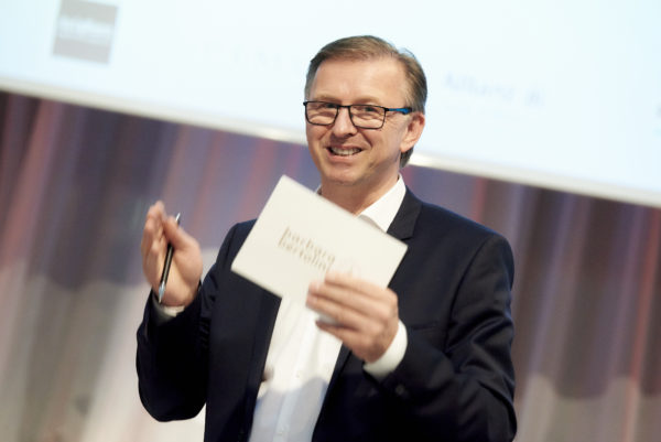 Mag. Alber Reiter moderierte die Diskussion. "ESG-Investments und die zunehmende Einwirkung auf das Porfolio"