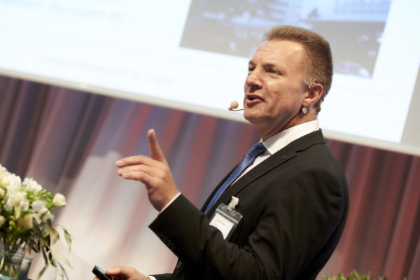 Bernhard Goliasch zeigte eindrucksvoll und mit viel Elan die Investmentstrategie der Signal Iduna Gruppe auf