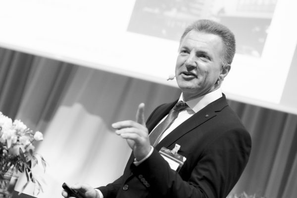 Bernhard Goliasch zeigte eindrucksvoll und mit viel Elan die Investmentstrategie der Signal Iduna Gruppe auf