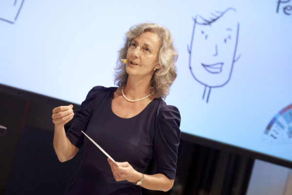 Top-moderiert die Diskussionsrunde von Petra Träg mit den Gästen - Die Wortmeldungen und Fragen aus dem Publikum waren nicht mehr zu bremsen!