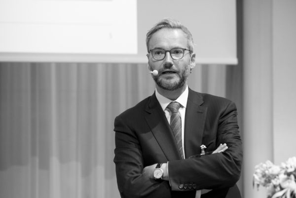 Dr. Thomas Kressin bei seinem Vortrag: "PIMCOs Wirtschaftsausblick und Investmentimplikationen 2018"