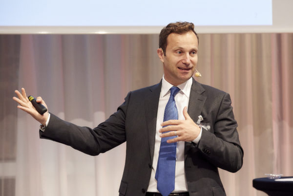 Peter Pilavachi bei seinem Vortrag: "Dynamische Strategien zur Optimierung der Renten-Performance"