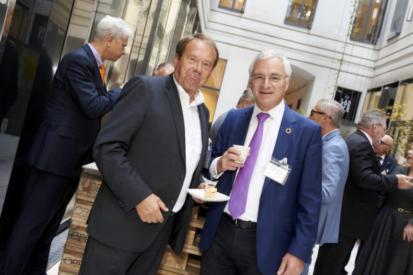 KR Karl Timmel, VBV - Gruppe, Mag. Claudio Gligo, Bereichsleiter Asset Management/CIO, Bonus Pensionskasse