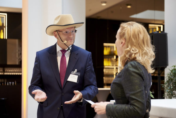 Volker Weber und Barbara Bertolini bei der Anmoderation