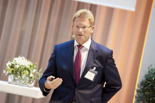 Volker Weber, Vorstandsvorsitzender, Forum Nachhaltige Geldanlage, Berlin bei seinem Vortrag: "ESG - im Fokus des Gesetzgebers"